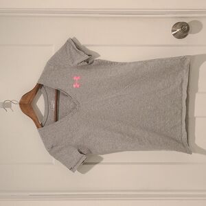 Under Armour Gray and Pink "Dont Look Back" Semi Fitted Top Size Small